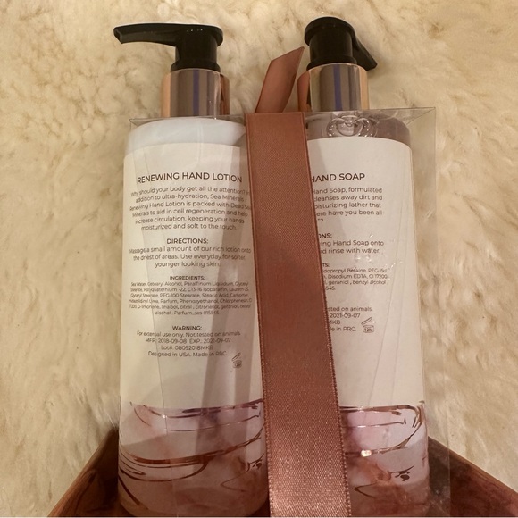 Sea Minerals Renewing Hand Lotion & Hand Soap Set with ceramic holder dish - Picture 4 of 12